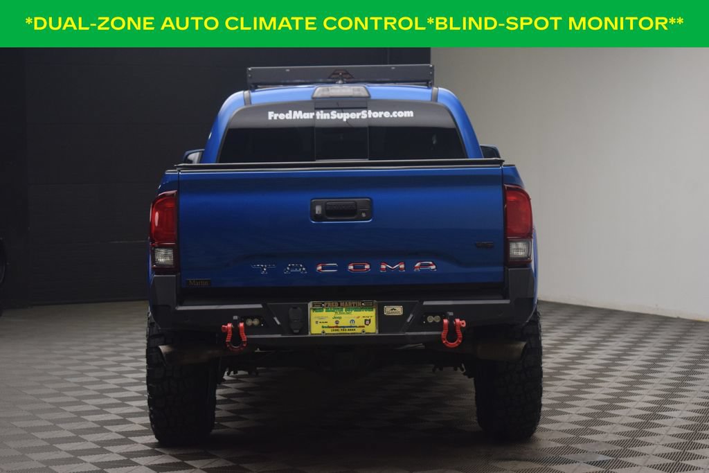 Used 2018 Toyota Tacoma TRD Sport AWD/4WD image 7
