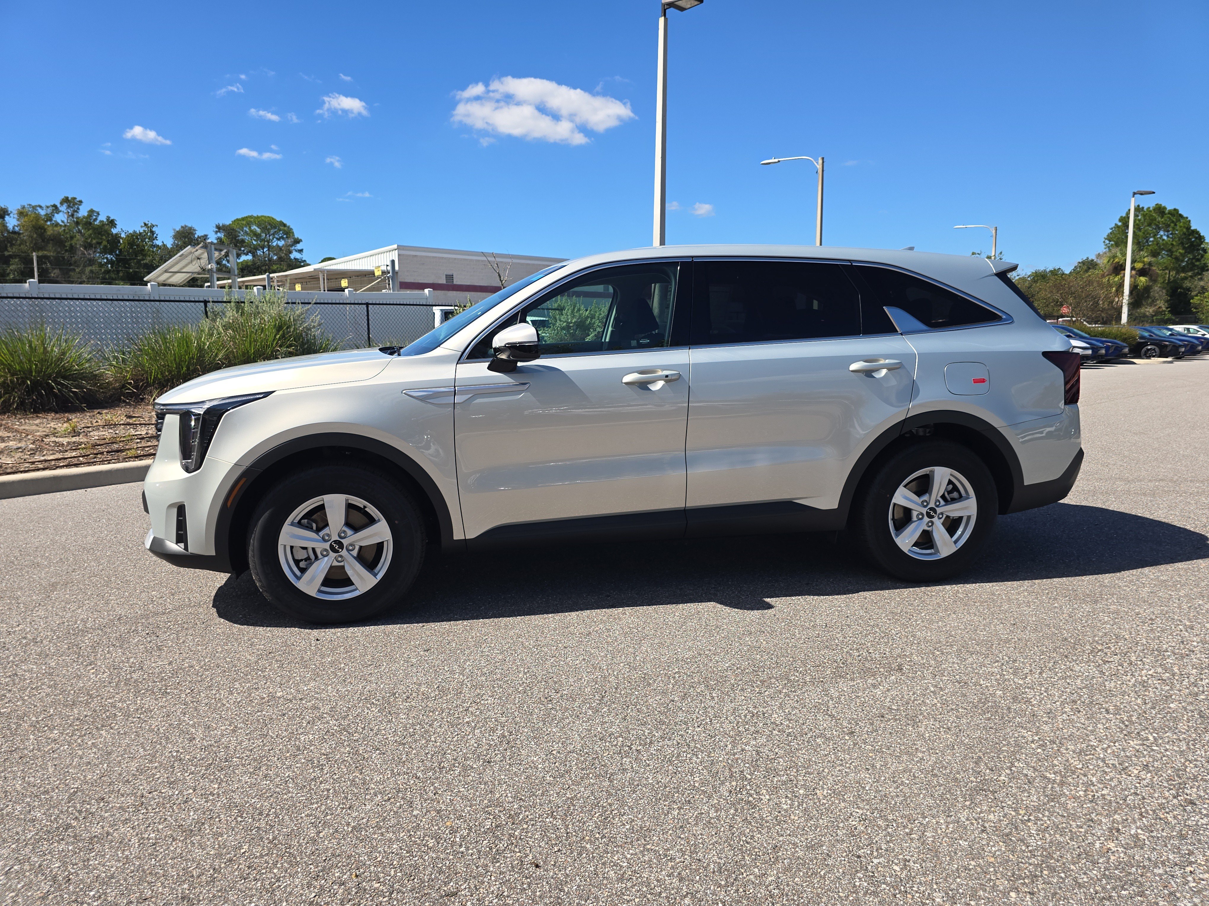New 2026 Kia Sorento LX FWD image 5