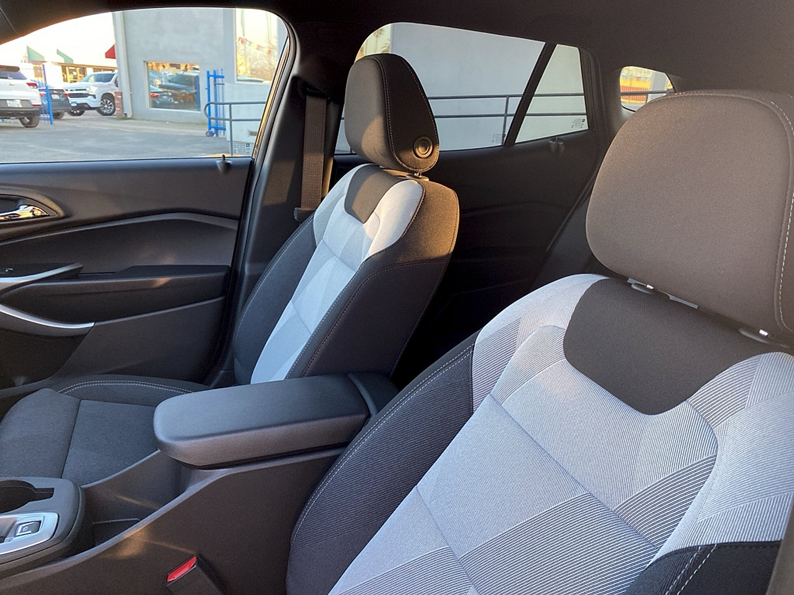 New 2026 Chevrolet Trax RS w/ Sunroof Package FWD image 17