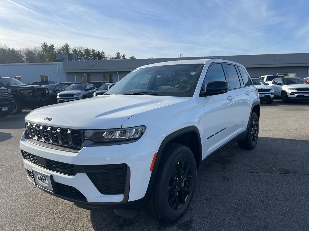 New 2026 Jeep Grand Cherokee Altitude image 3
