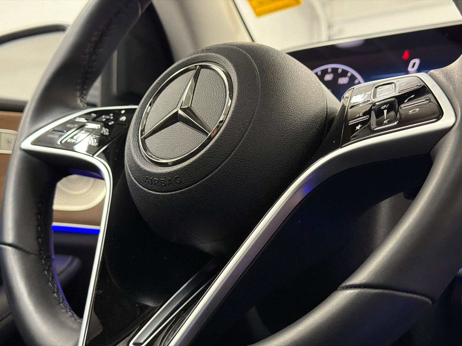 Used 2024 Mercedes-Benz GLE 350 4MATIC image 24