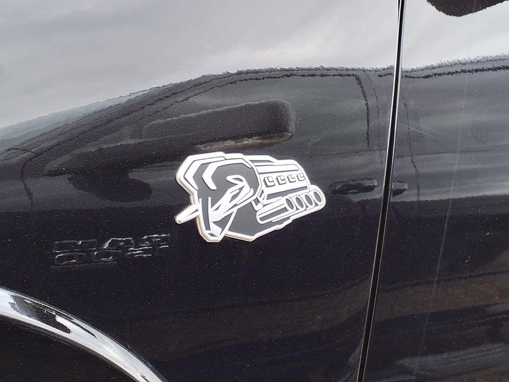 New 2026 RAM 1500 4x4 Crew Cab image 10