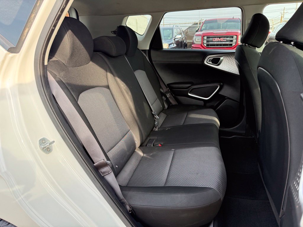 Used 2020 Kia Soul LX FWD image 20