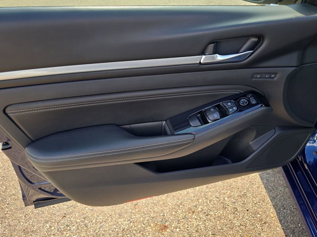 Used 2020 Nissan Altima 2.5 Platinum image 26