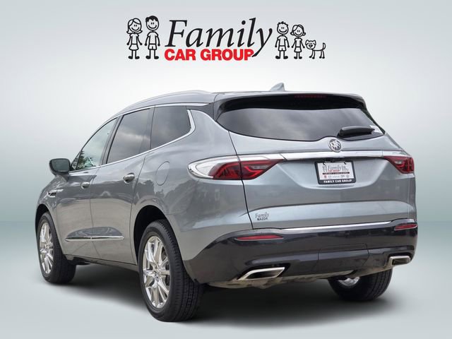 Used 2023 Buick Enclave Premium w/ Experience Buick Package FWD image 3