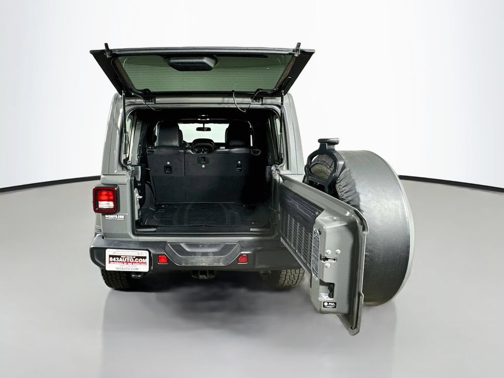 Used 2021 Jeep Wrangler Unlimited Sahara AWD/4WD image 35