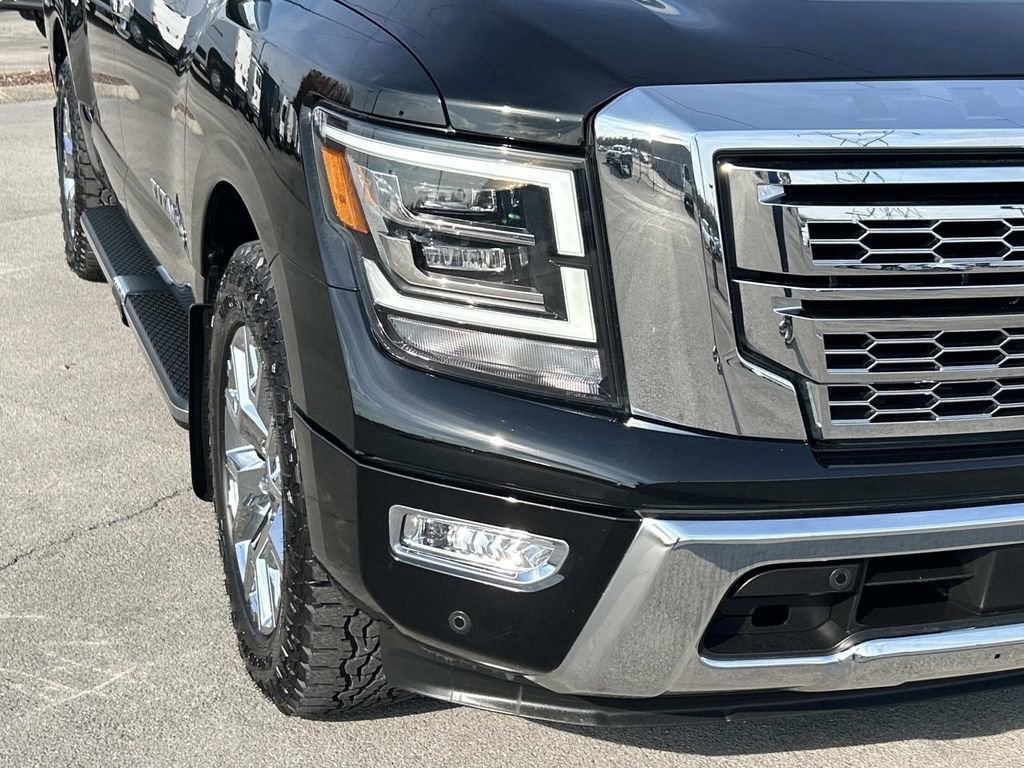 Used 2020 Nissan Titan SL image 11