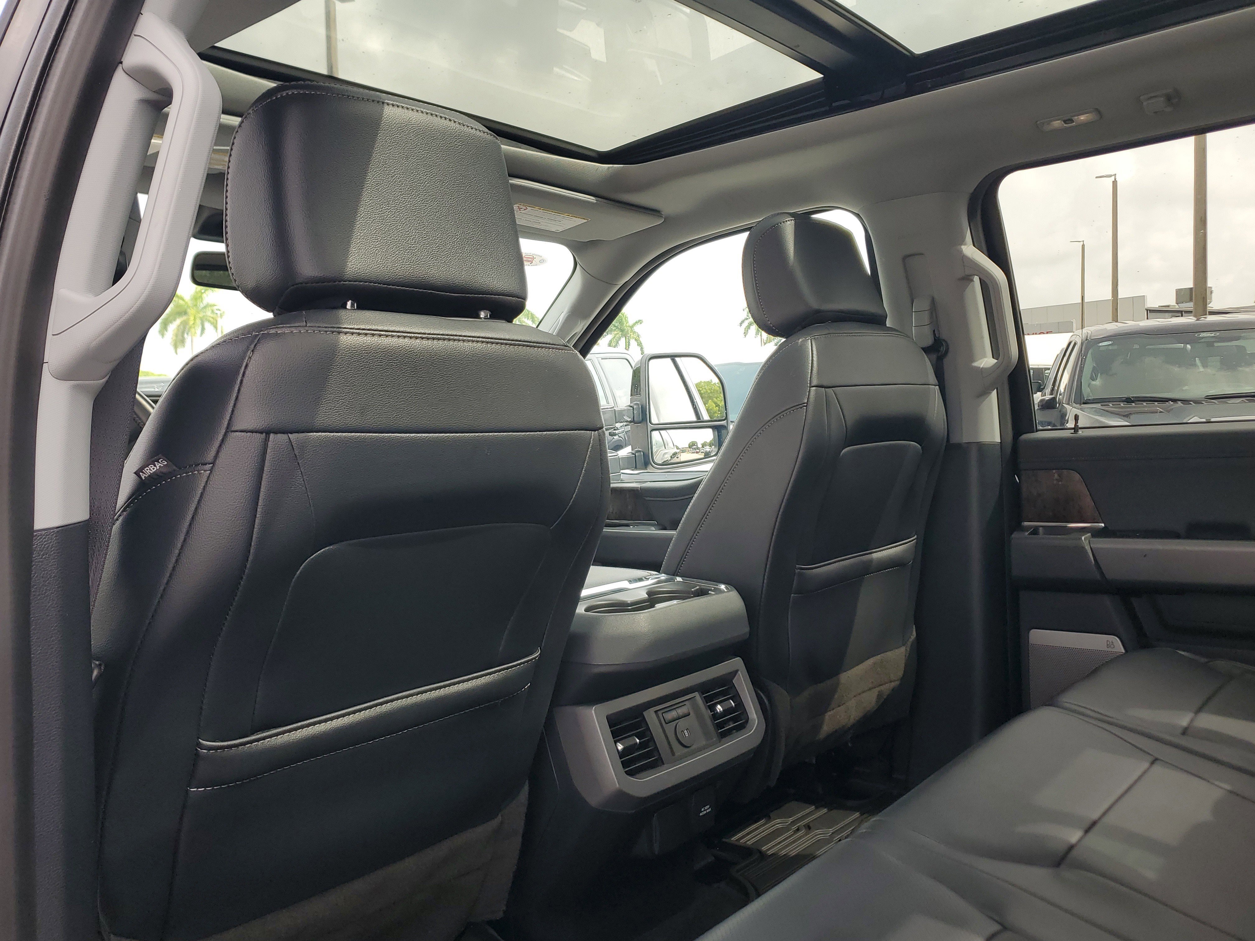 Used 2023 Ford F250 Lariat image 15