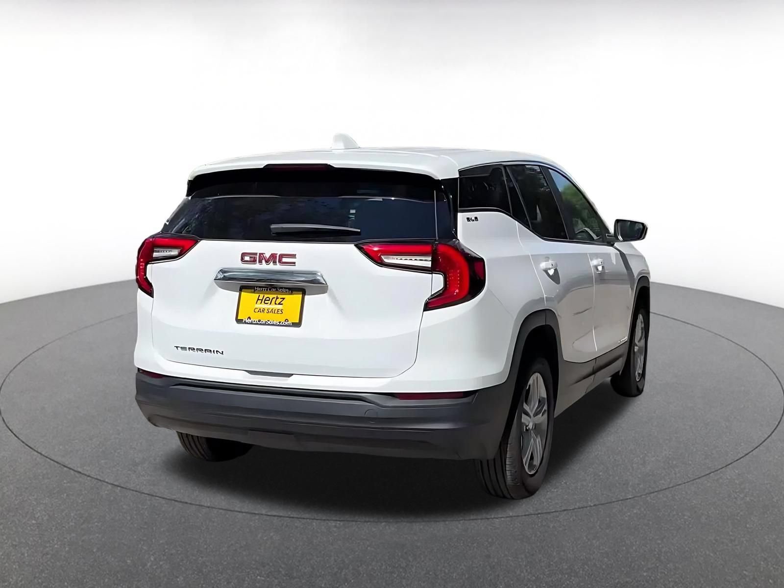 Used 2024 GMC Terrain SLE FWD image 13
