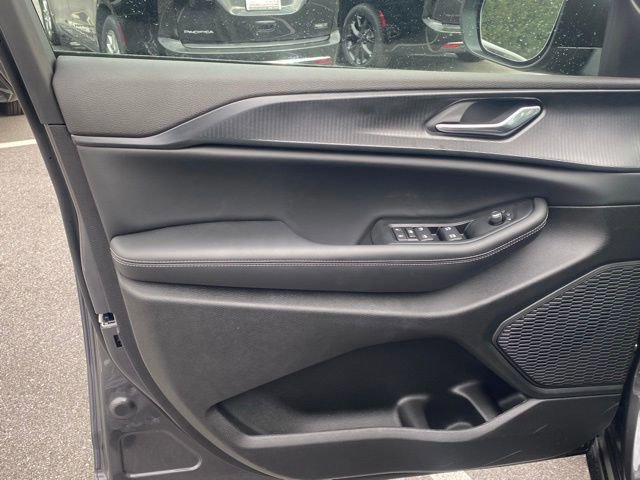 New 2025 Jeep Grand Cherokee L Laredo image 12