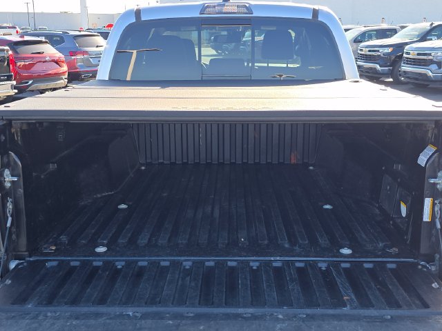 Used 2022 Toyota Tacoma TRD Off-Road AWD/4WD image 16