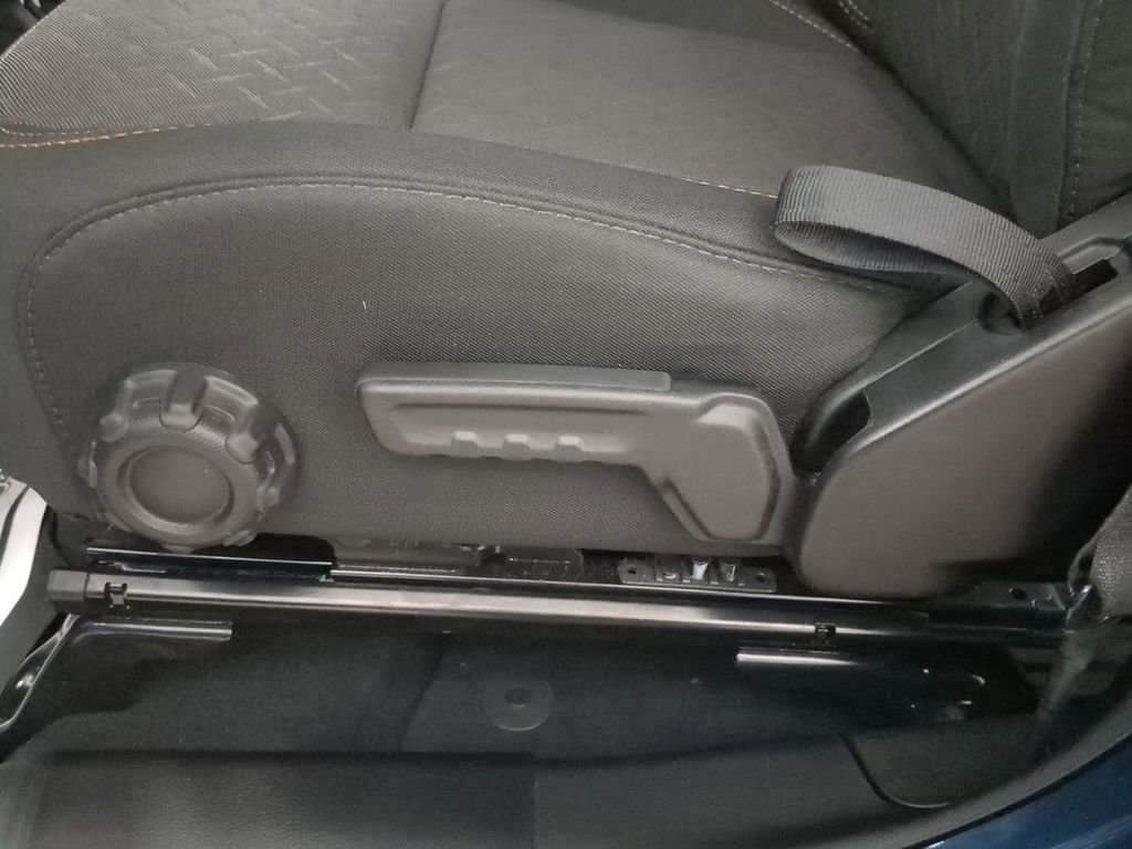 Used 2025 Jeep Gladiator Mojave w/ Convenience Group image 25