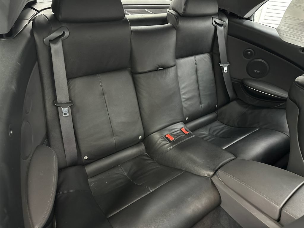 Used 2005 BMW 645Ci Convertible RWD image 16