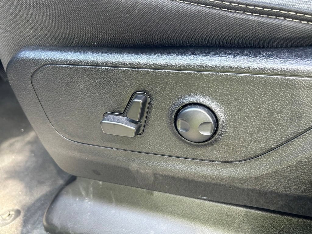 Certified 2023 RAM 1500 Big Horn RWD image 17