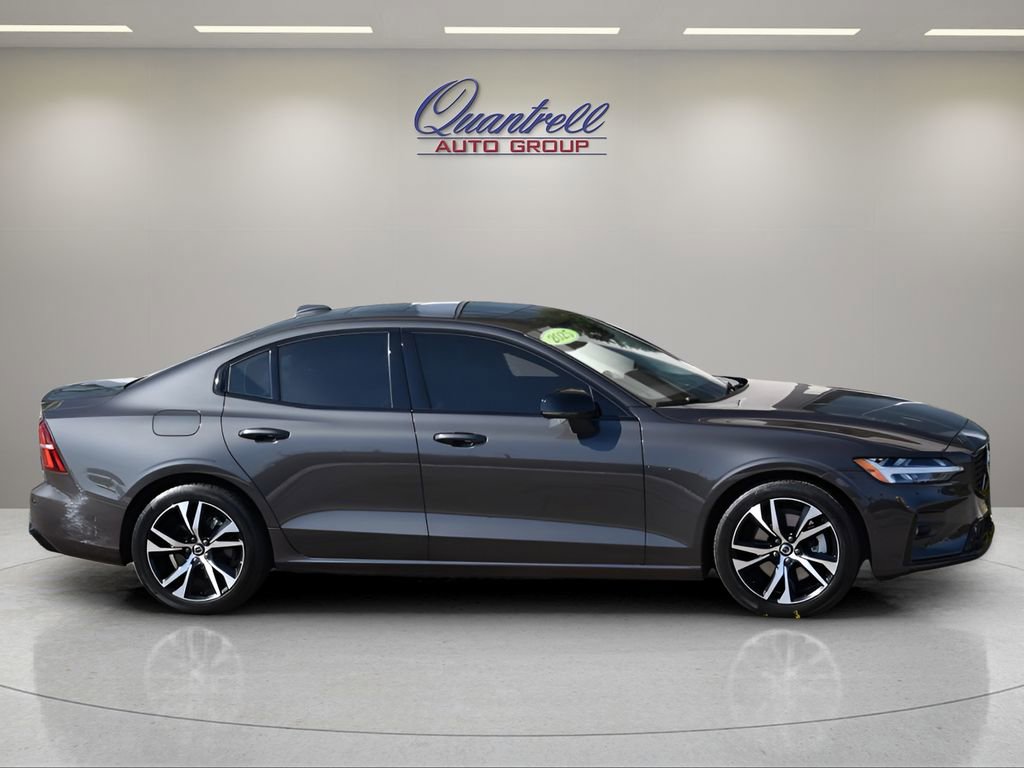 Used 2025 Volvo S60 B5 Plus FWD image 3