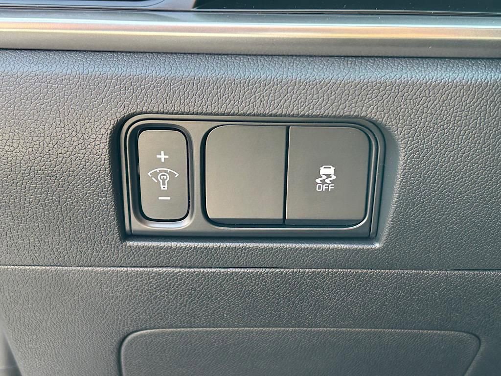 New 2025 Kia Sorento LX image 15