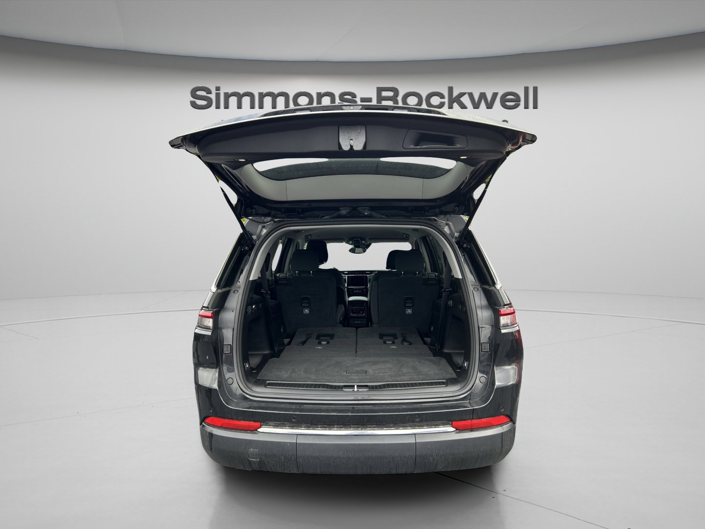 Used 2022 Jeep Grand Cherokee L Laredo w/ Luxury Tech Group I image 8