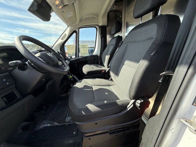 Used 2025 RAM ProMaster 2500 w/ Convenience Group image 9