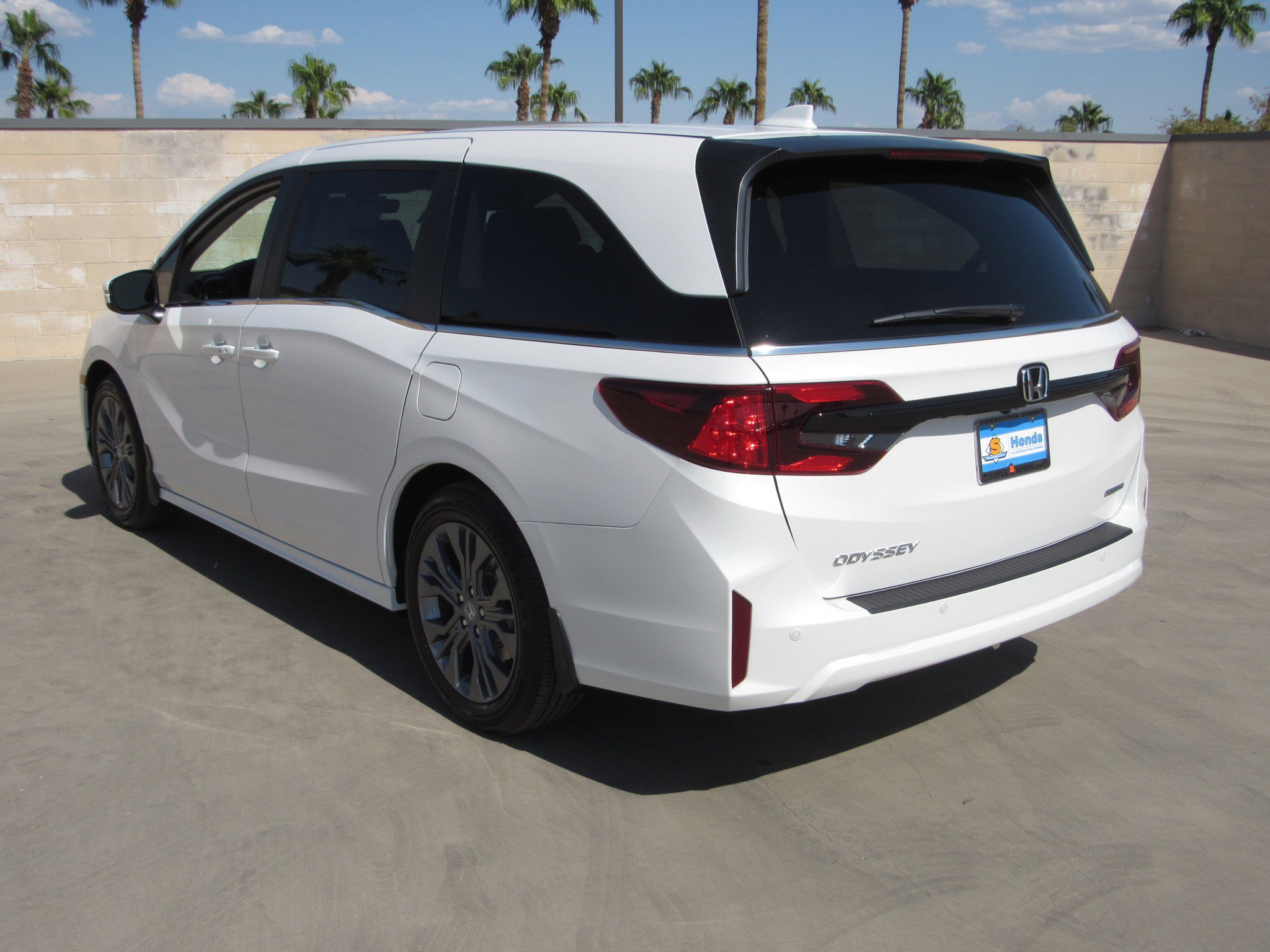 New 2026 Honda Odyssey Touring image 5