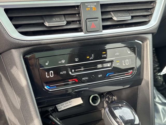 New 2026 Volkswagen Taos SE image 24
