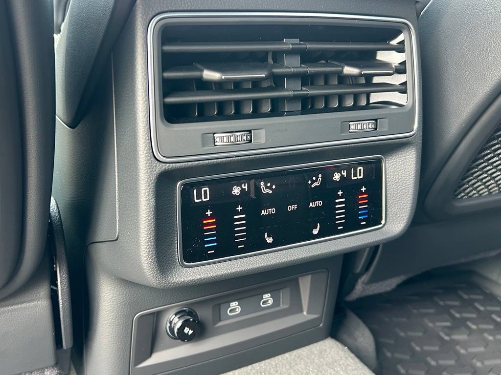 New 2026 Audi SQ8 Prestige AWD/4WD image 55