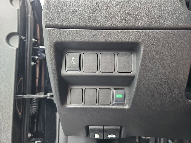 Used 2017 Nissan Rogue Sport SV image 29