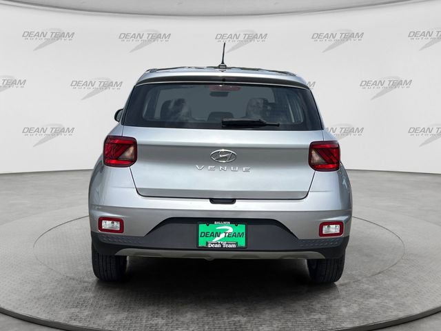 Used 2024 Hyundai Venue SE FWD image 7