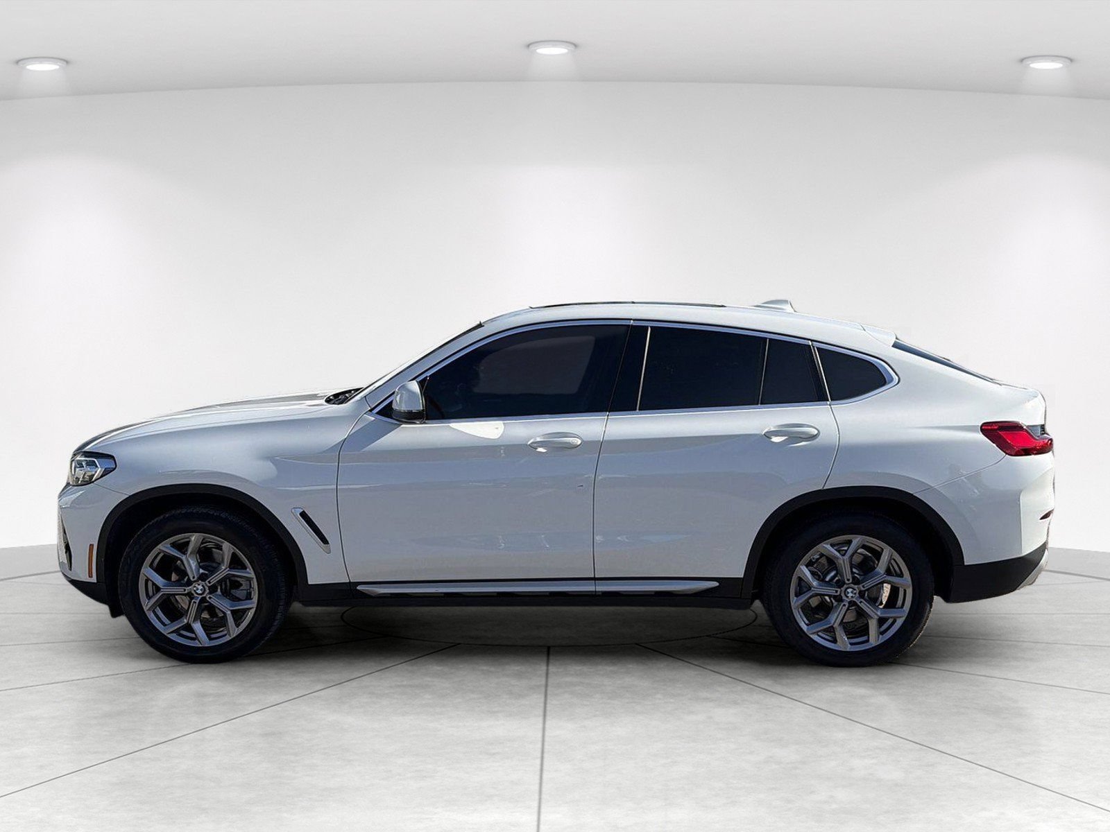 Certified 2025 BMW X4 xDrive30i AWD/4WD image 7