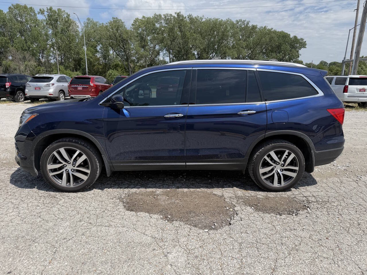Used 2017 Honda Pilot Touring image 6