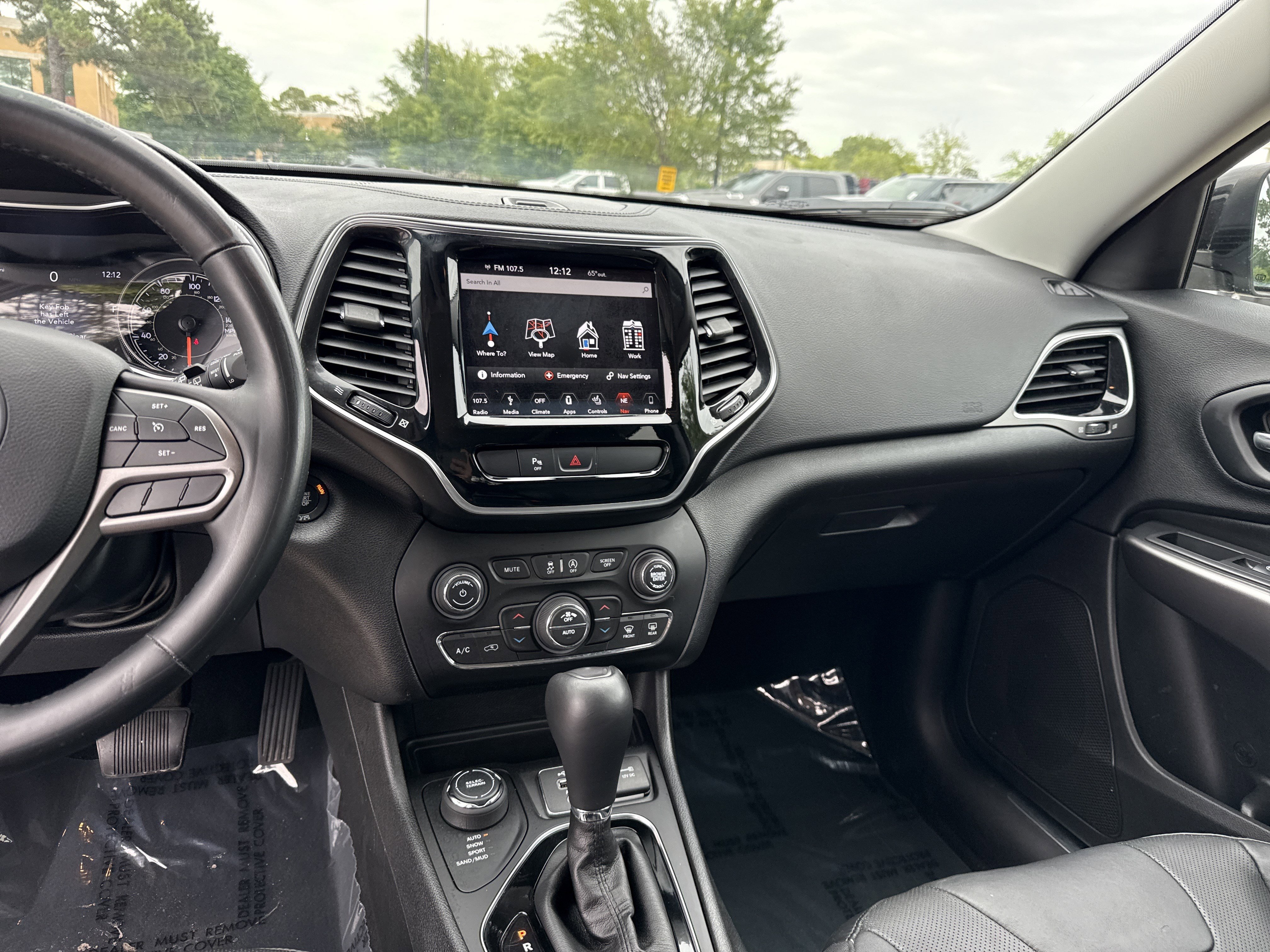 Used 2019 Jeep Cherokee Limited AWD/4WD image 30