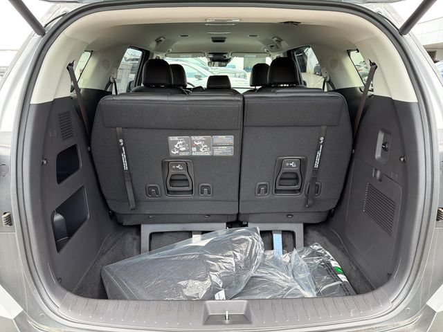 New 2026 Kia Carnival EX FWD image 24