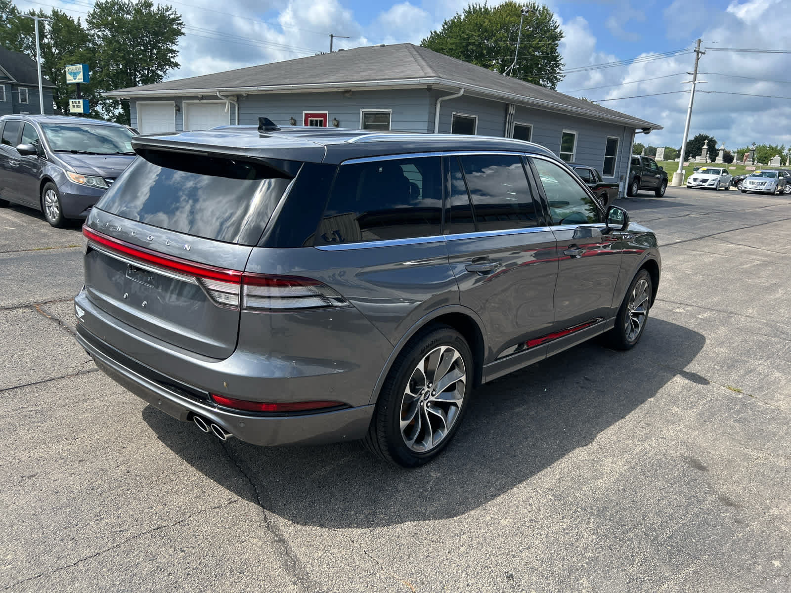 Used 2022 Lincoln Aviator Grand Touring w/ Equipment Group 301A AWD/4WD image 5