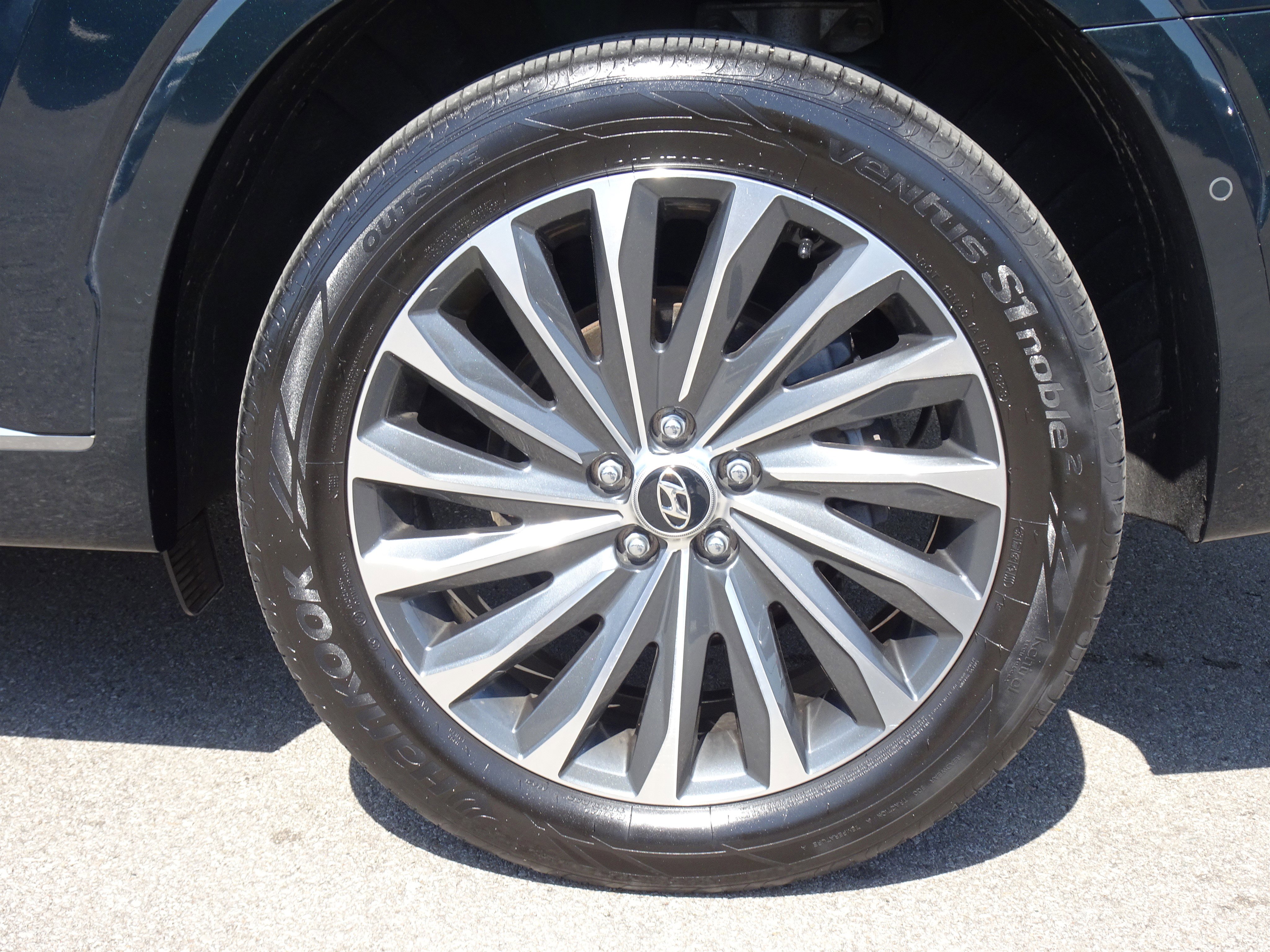 Used 2023 Hyundai Palisade Calligraphy image 31