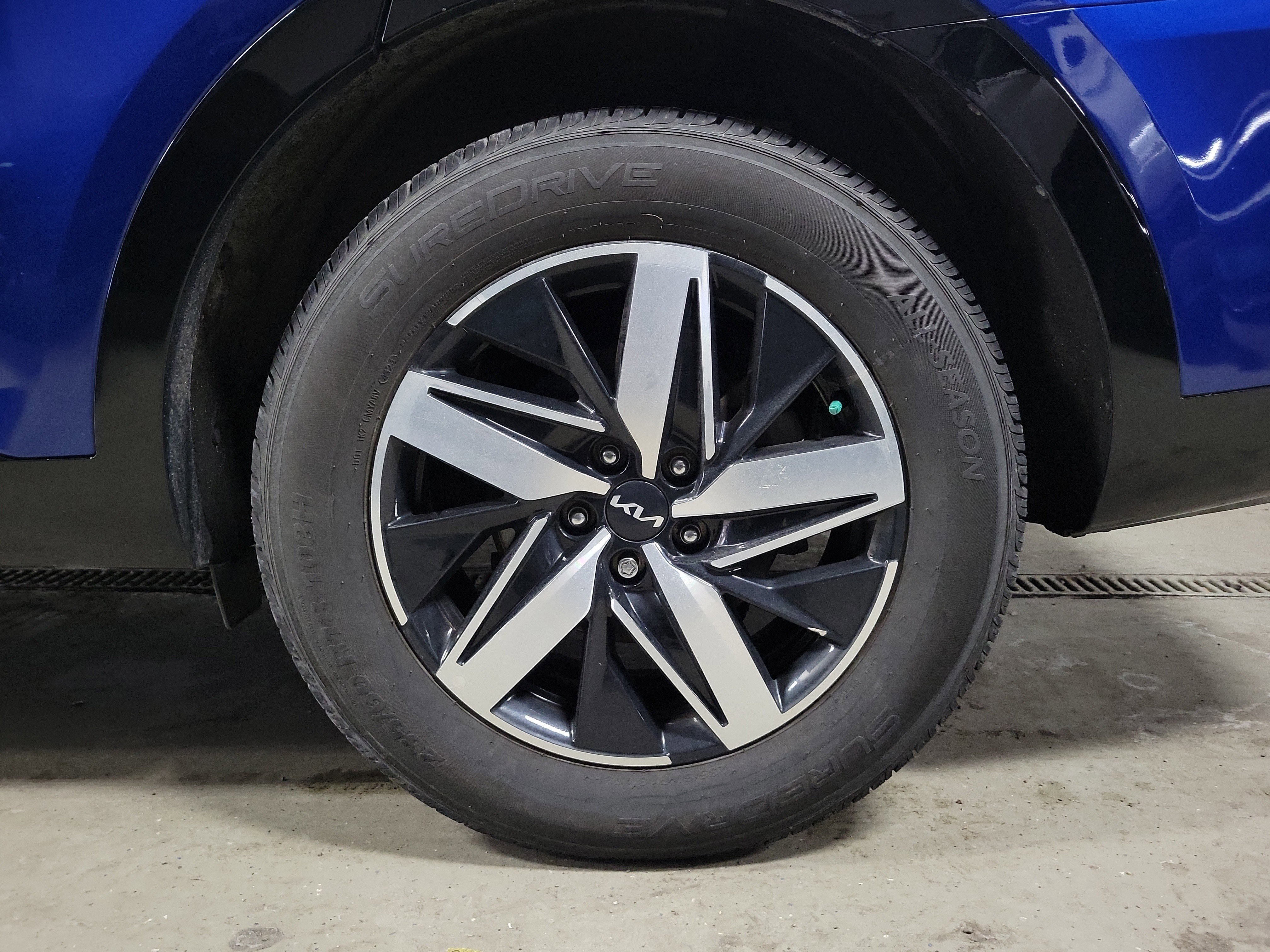 Used 2023 Kia Sorento S image 6