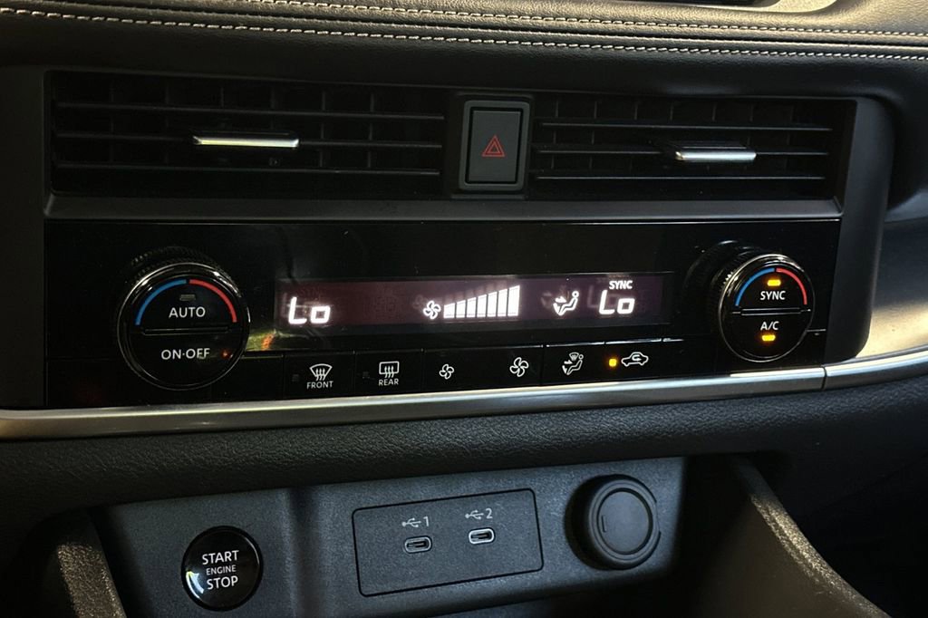 Used 2024 Nissan Rogue SV AWD/4WD image 21