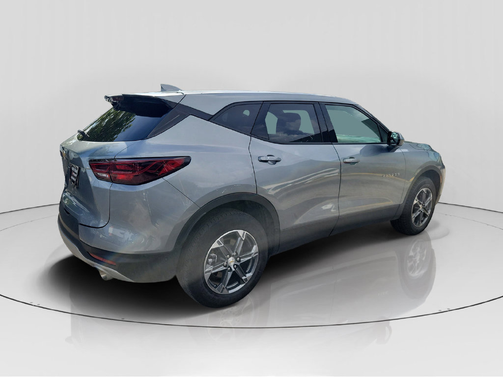 Used 2025 Chevrolet Blazer LT FWD image 7