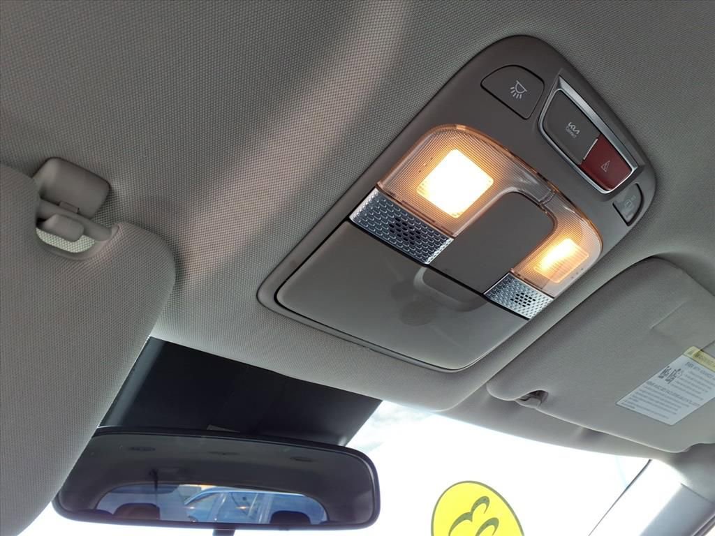 Used 2023 Kia Telluride LX image 31