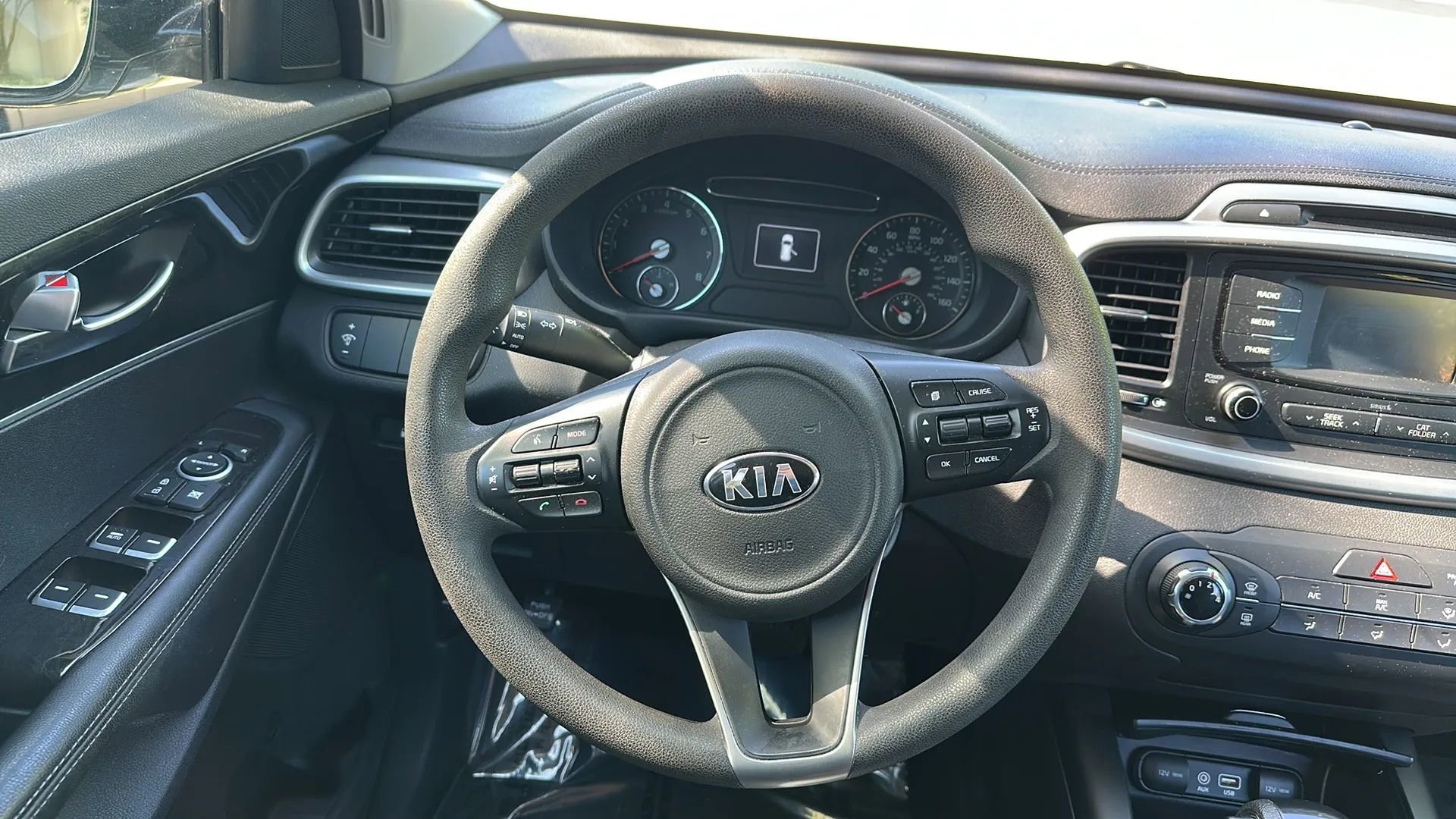 Used 2016 Kia Sorento LX image 29
