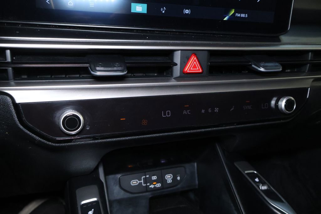 Used 2024 Kia Sorento S image 29