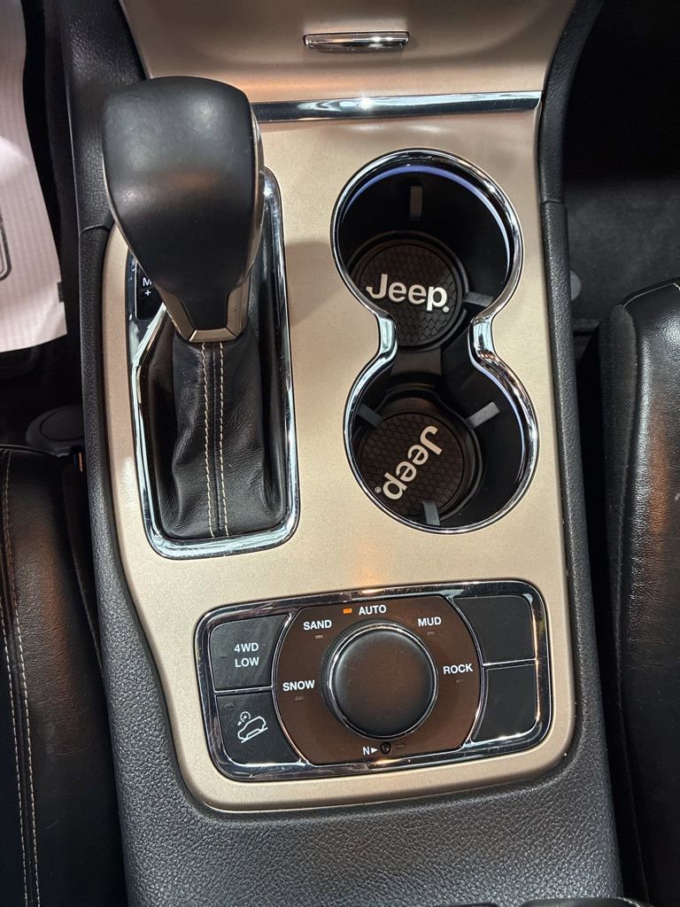 Used 2017 Jeep Grand Cherokee Limited image 22