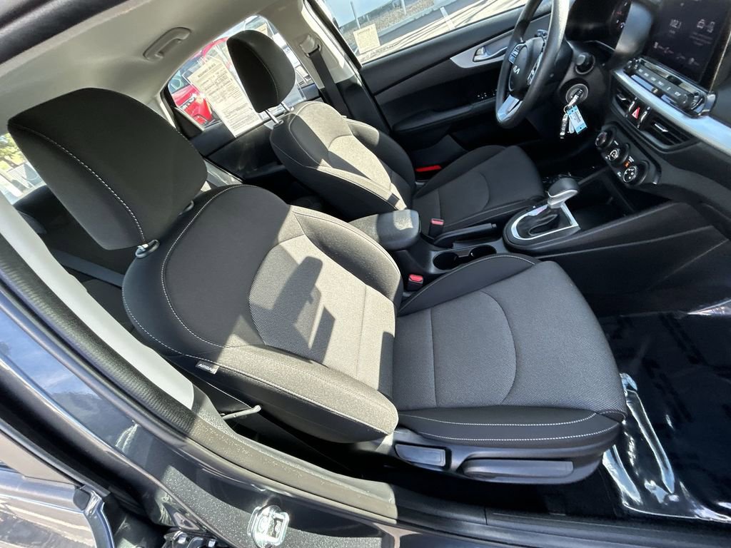 Used 2023 Kia Forte LX image 24
