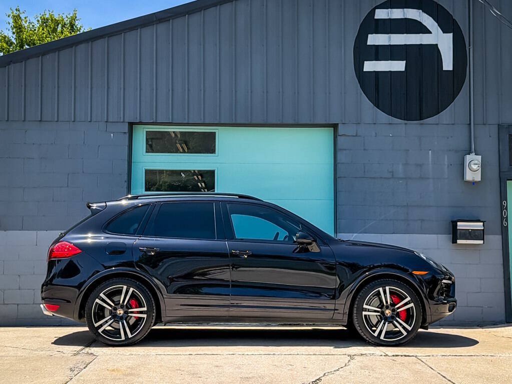 Used 2014 Porsche Cayenne Turbo S AWD/4WD image 8