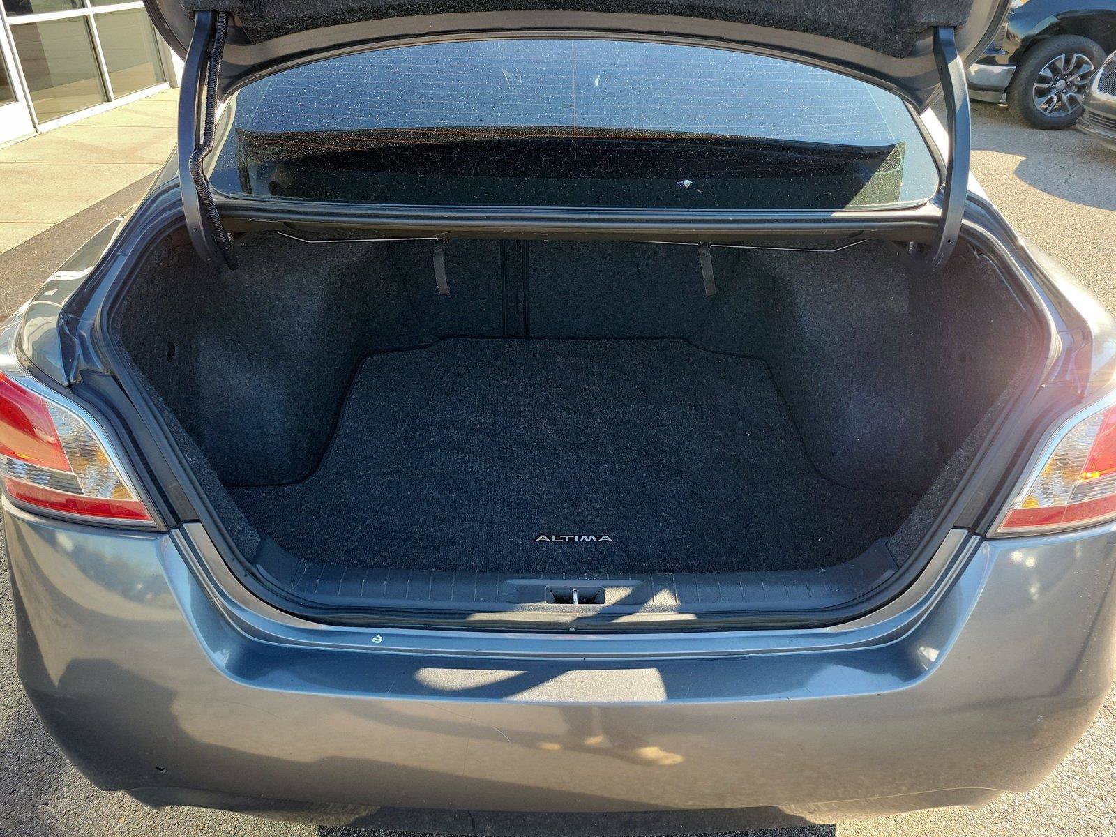 Used 2014 Nissan Altima 2.5 SL w/ Moonroof Package FWD image 7
