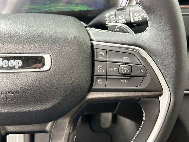 Used 2023 Jeep Grand Cherokee 30th Anniversary image 33