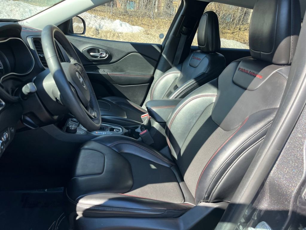 Used 2022 Jeep Cherokee Trailhawk w/ Trailer Tow Group image 9