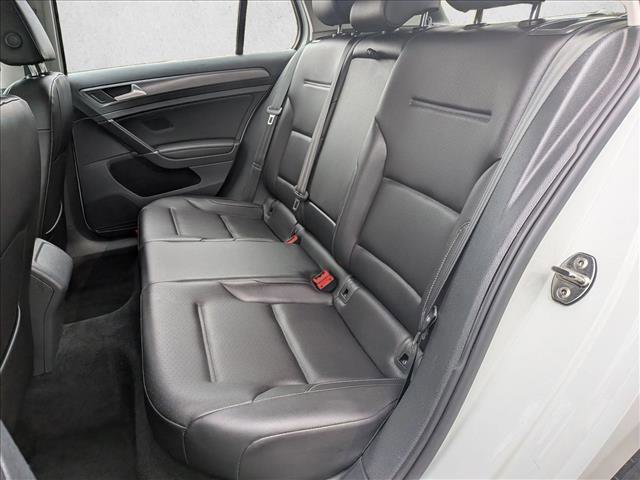 Used 2021 Volkswagen Golf 4-Door image 18