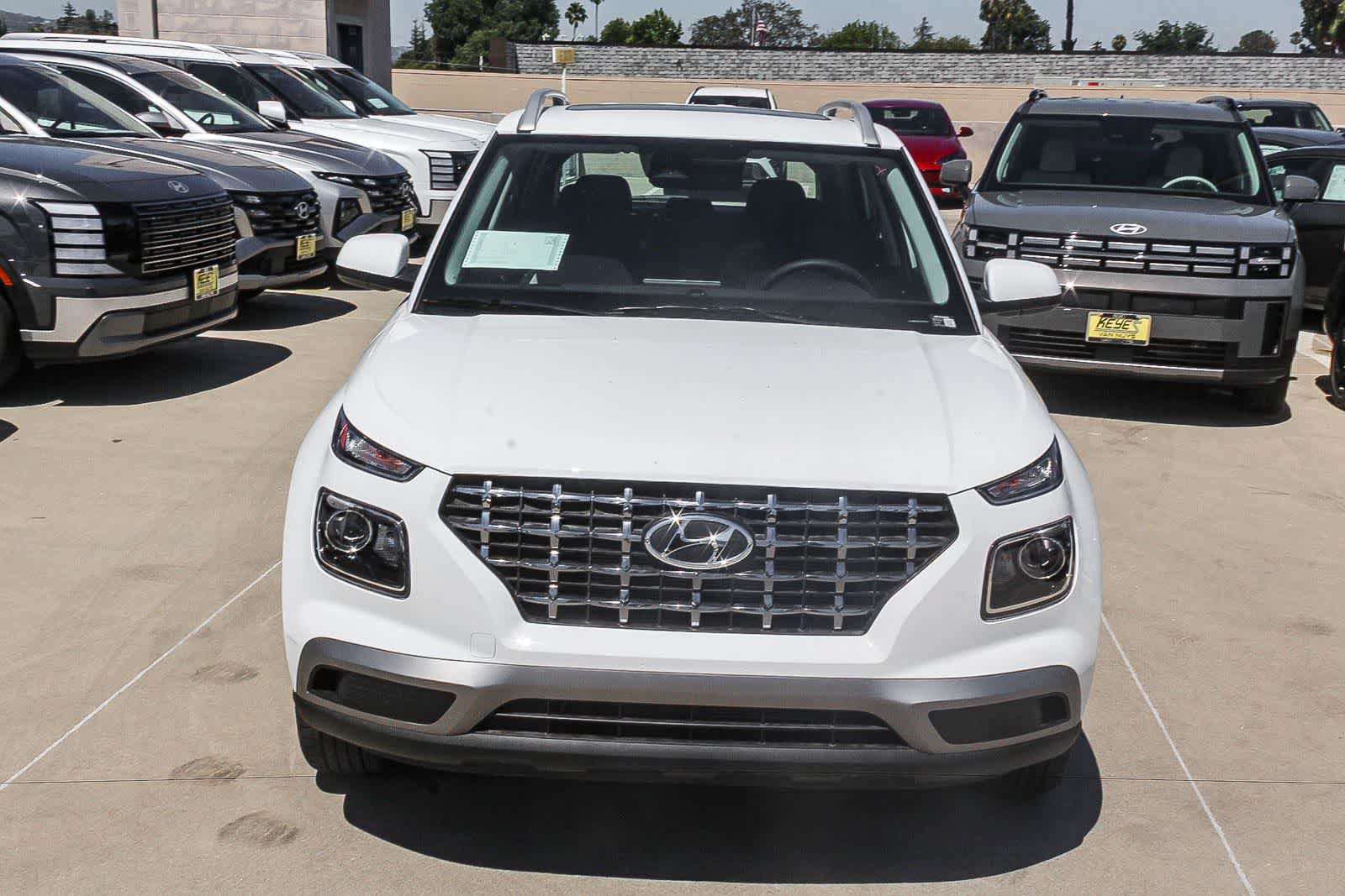 New 2026 Hyundai Venue SEL FWD image 2