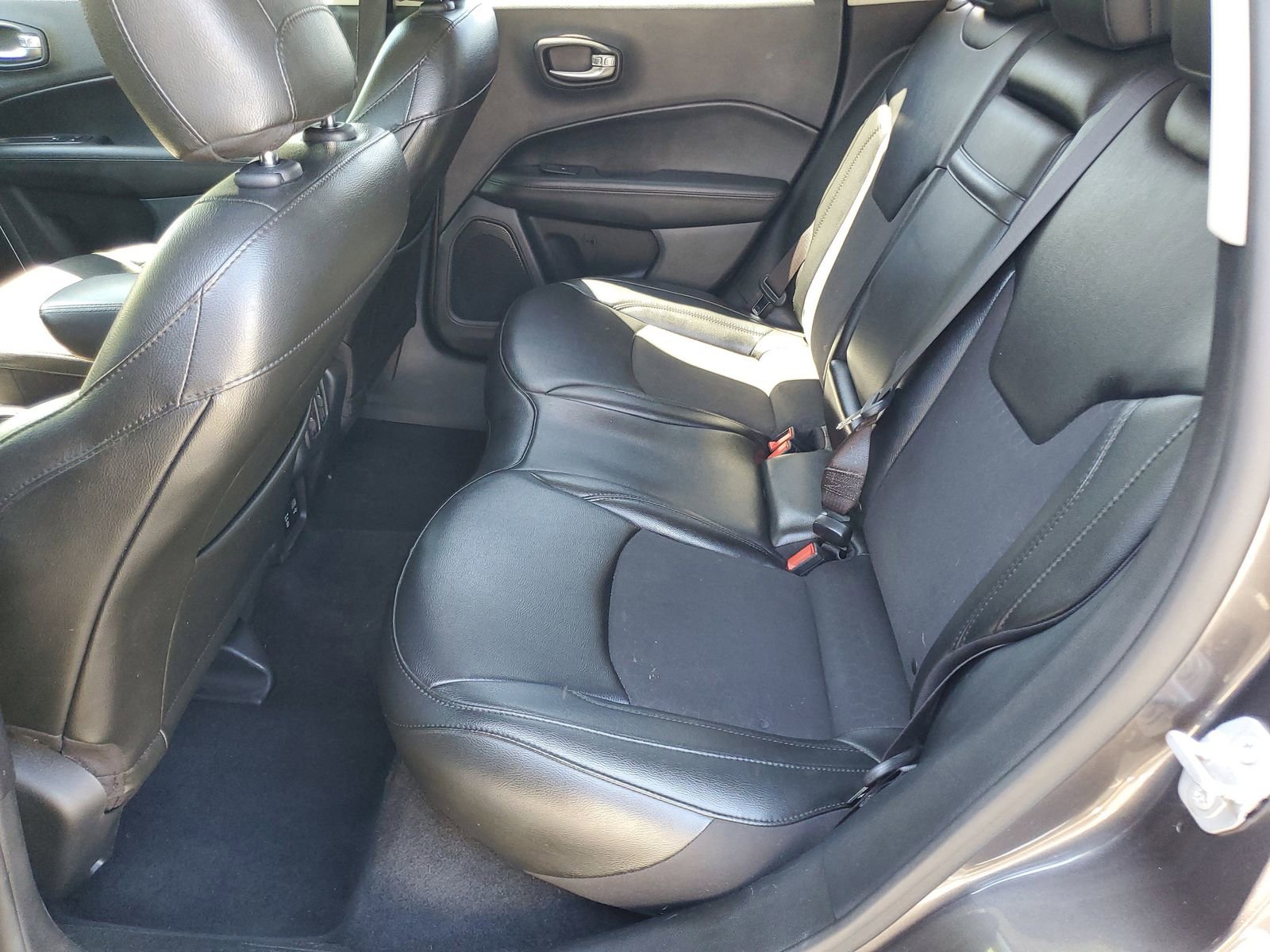 Used 2020 Jeep Compass Latitude AWD/4WD image 21
