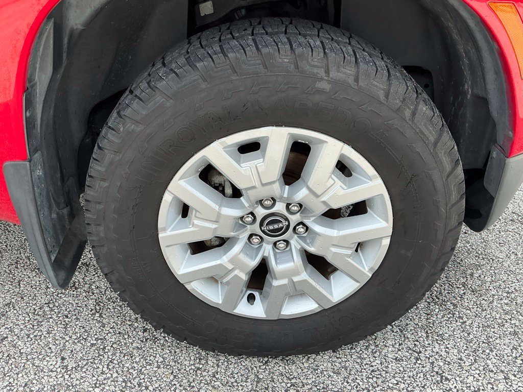 Used 2022 Nissan Frontier SV w/ Technology Package AWD/4WD image 11