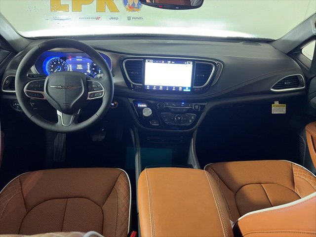 New 2026 Chrysler Pacifica Pinnacle image 44